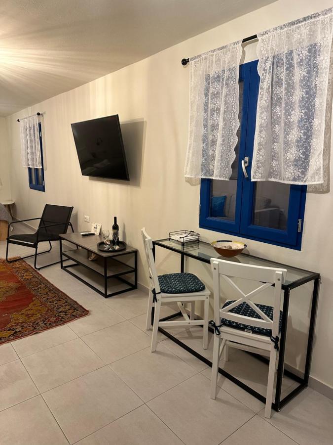 Porphyra Studio Chalki Town Buitenkant foto